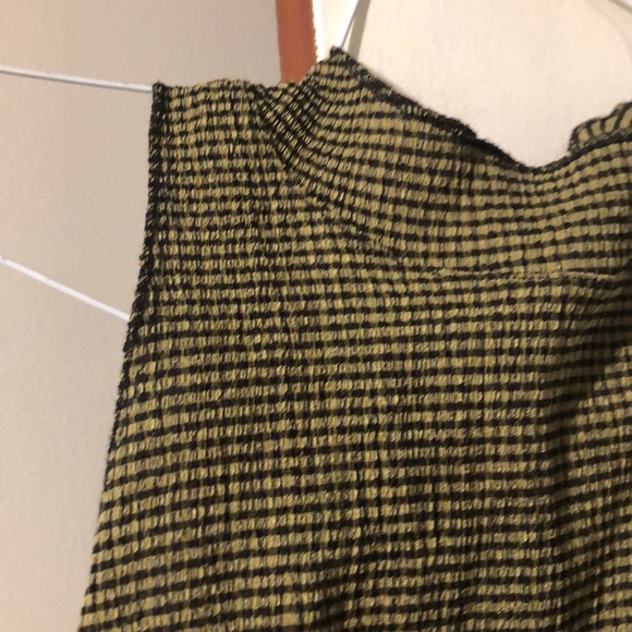 Zara mock neck, gold and black tank top - Picture 3 of 4